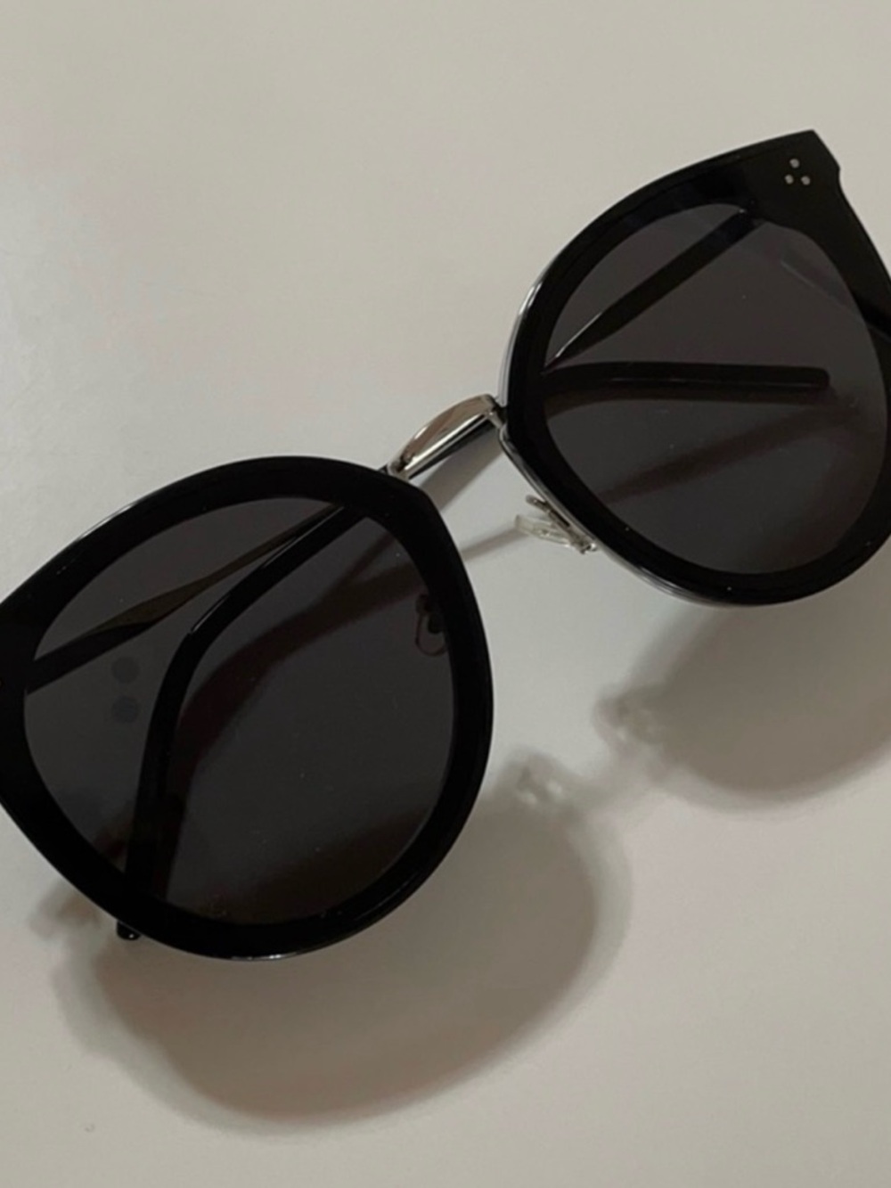 Classic Black Cat-Eye Women's Sunglasses